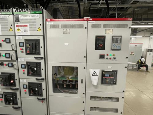 浅析安科瑞电能质量在线监测装置与防孤岛保护装置在特斯拉工厂分布式光伏项目中的应用